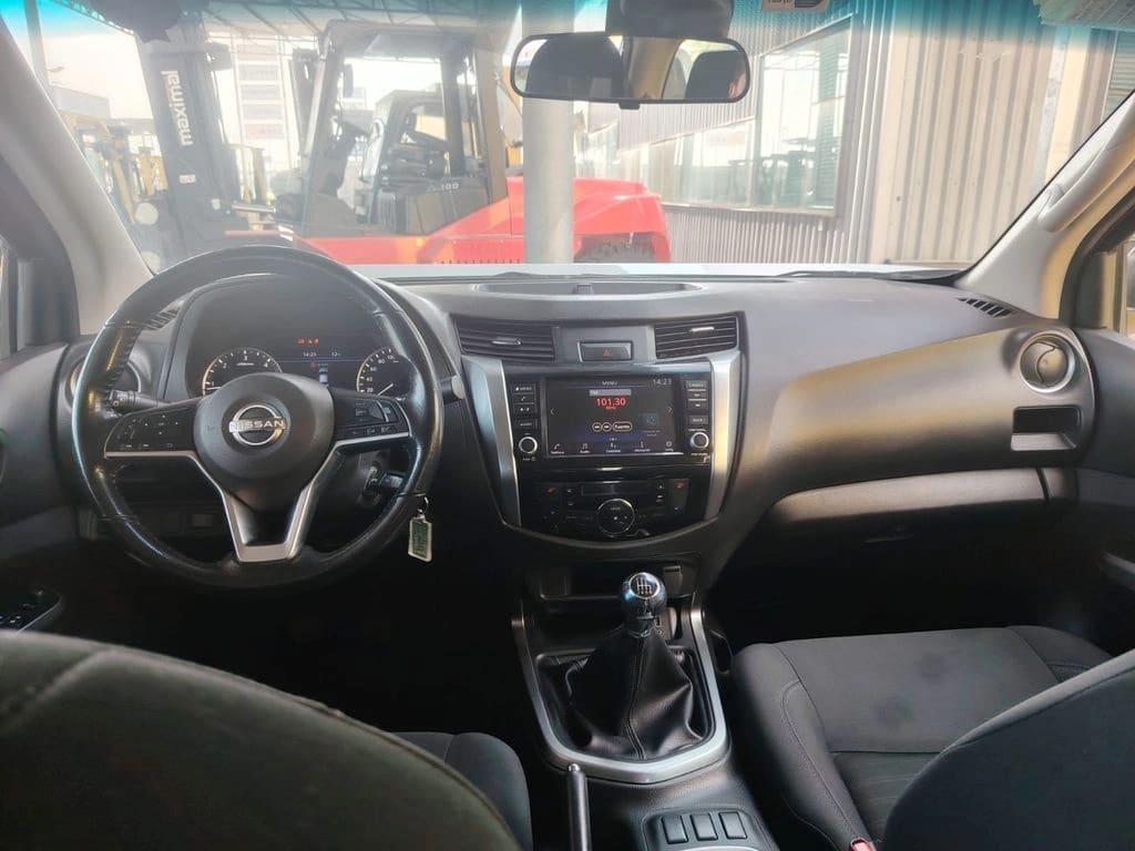Nissan Navara Navara D Cab 2.3 Mt 4x2 año 2023