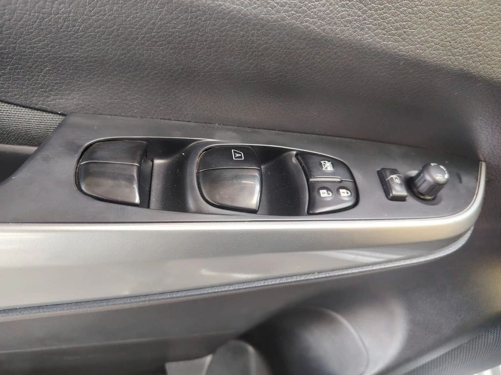 Nissan Navara Navara D Cab 2.3 Mt 4x2 año 2023