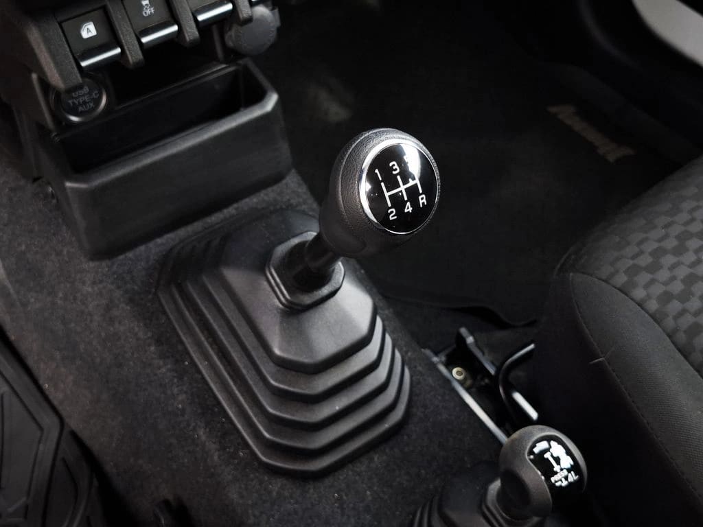 Suzuki Jimny 1.5 Gl Valor + Iva año 2025