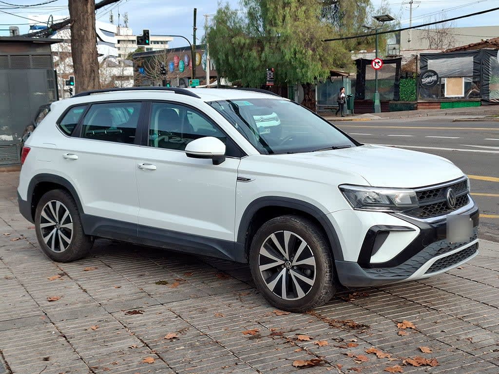 Volkswagen Taos 1.4 Tsi Confortline año 2025