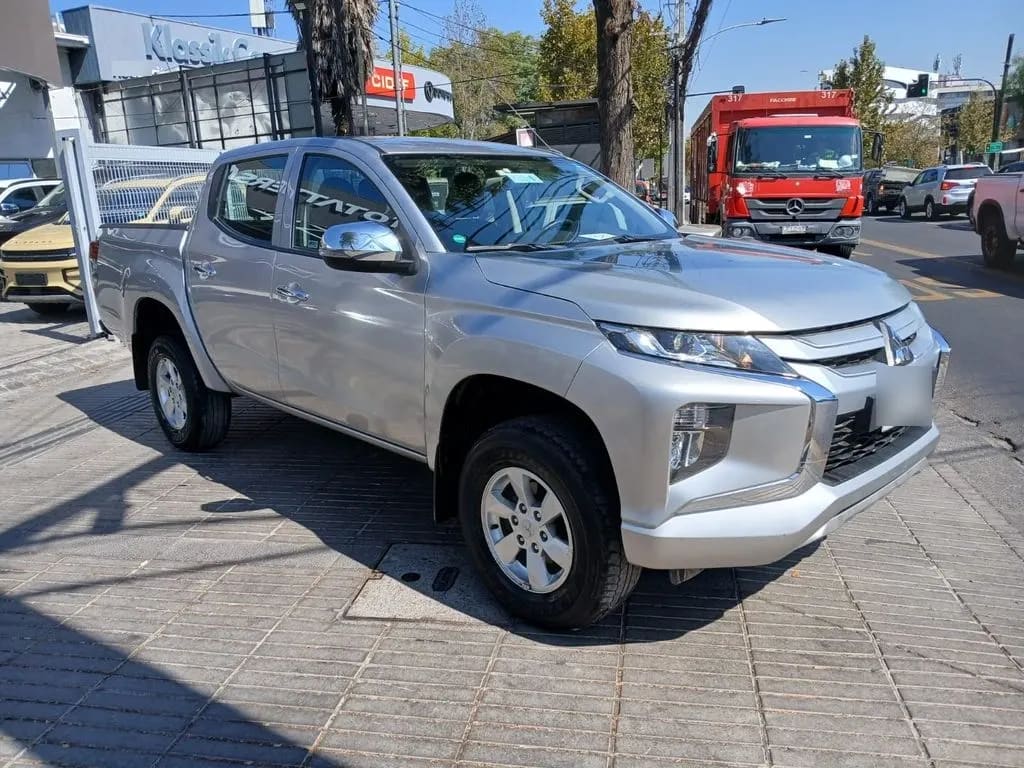 Mitsubishi L200 L200 Katana Crt 4x4 2.4 año 2021
