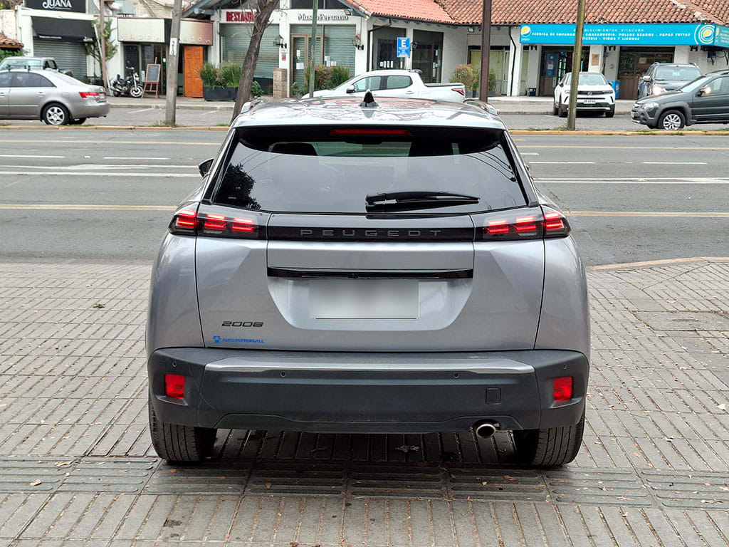 Peugeot 2008 1.5 Allure Bluehdi año 2025