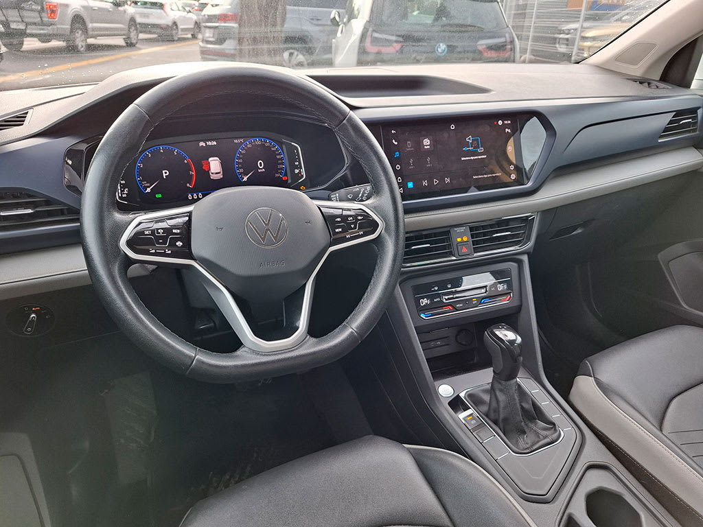 Volkswagen Taos 1.4 Tsi Confortline año 2025