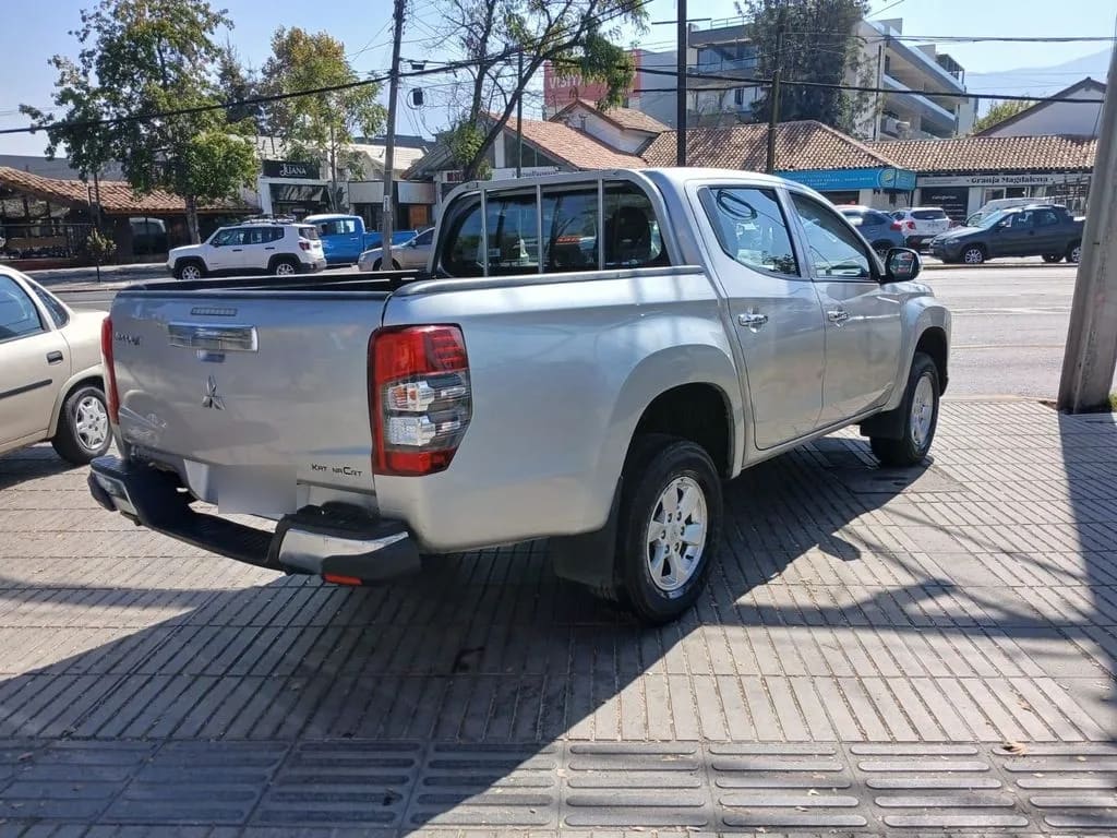 Mitsubishi L200 L200 Katana Crt 4x4 2.4 año 2021