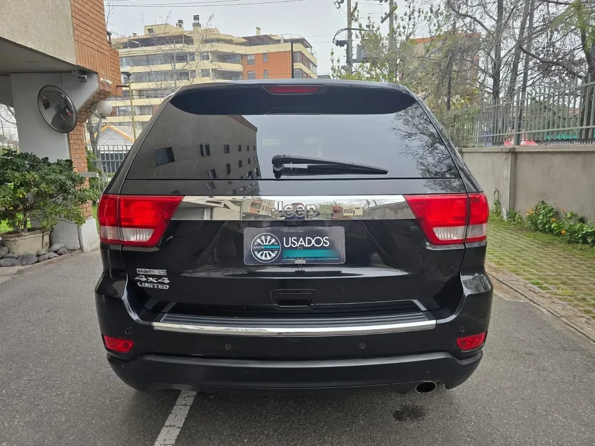 JEEP GRAND CHEROKEE 3.6 Limited At 4x2 año 2013