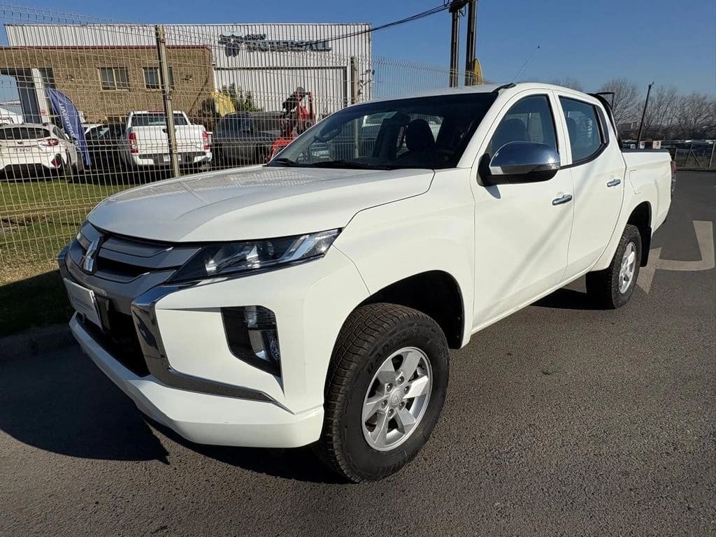 Mitsubishi L200 Katana Cr 4x2 año 2022
