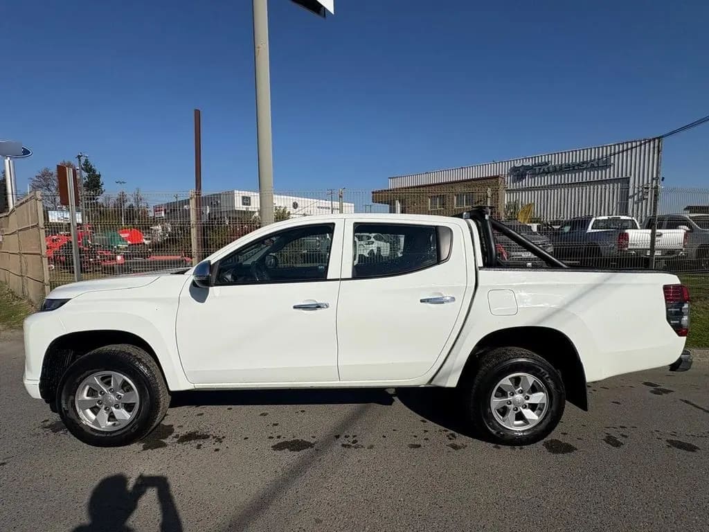 Mitsubishi L200 Katana Cr 4x2 año 2023
