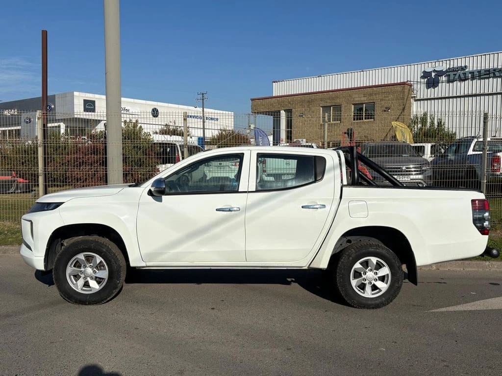 Mitsubishi L200 Katana Cr 4x2 año 2022