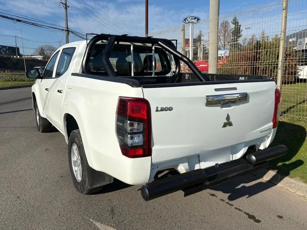Mitsubishi L200 Katana Cr 4x2 año 2022