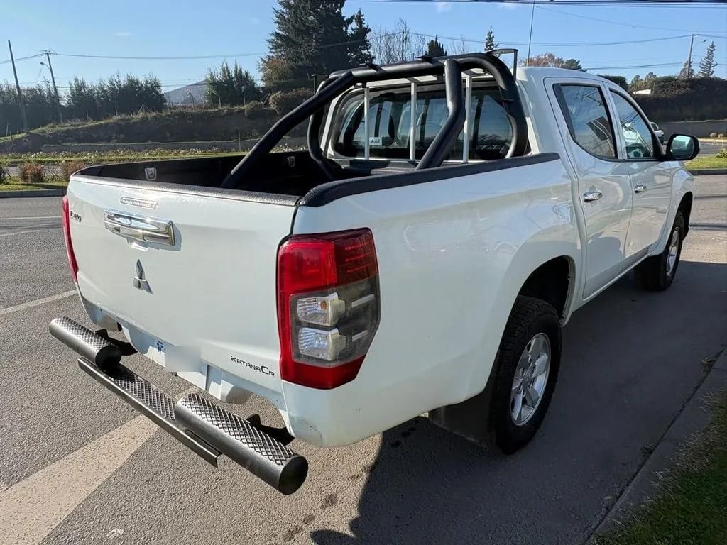 Mitsubishi L200 Katana Cr 4x2 año 2022