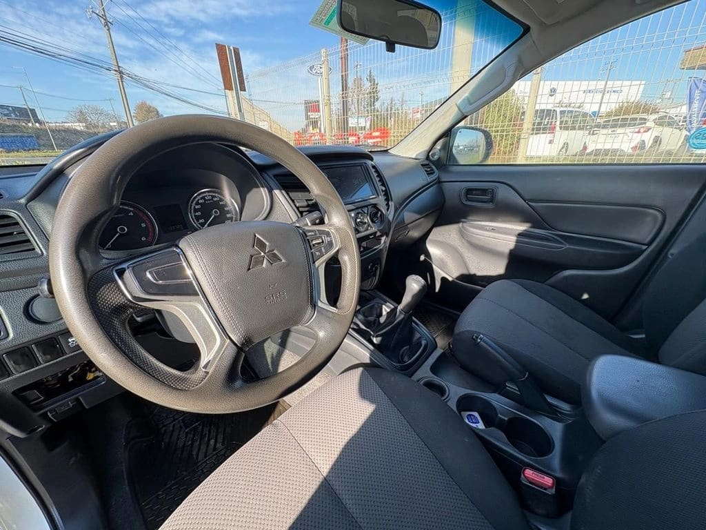 Mitsubishi L200 Katana Cr 4x2 año 2022