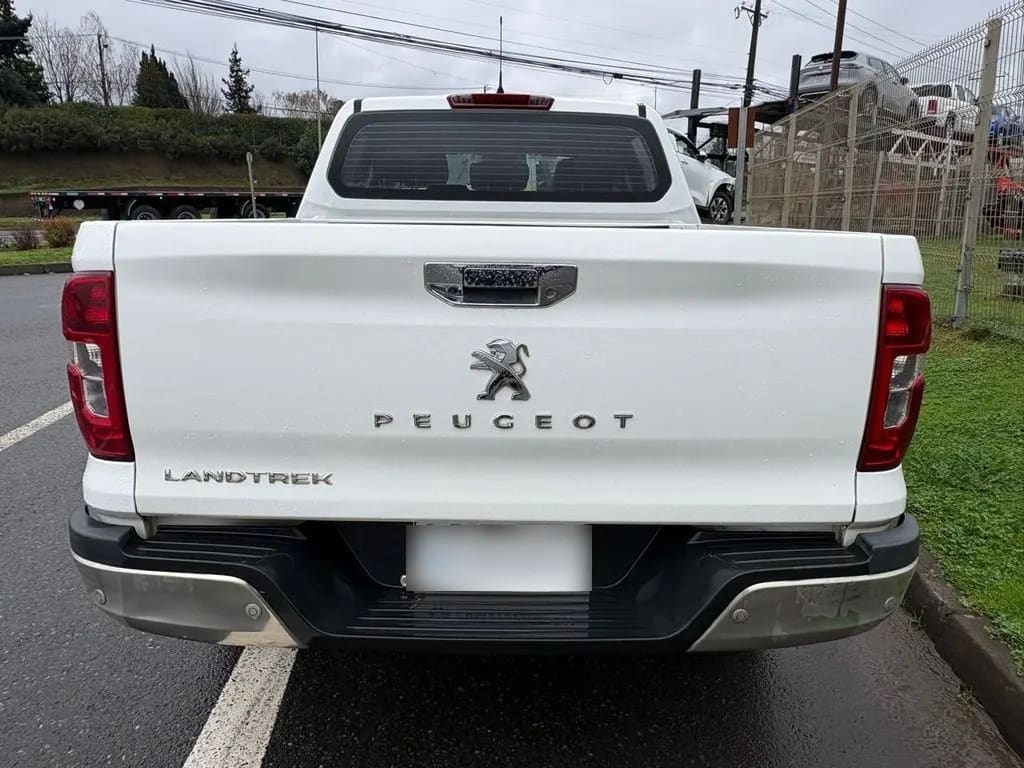 Peugeot Landtrek 1.9 4x4 Mt año 2023
