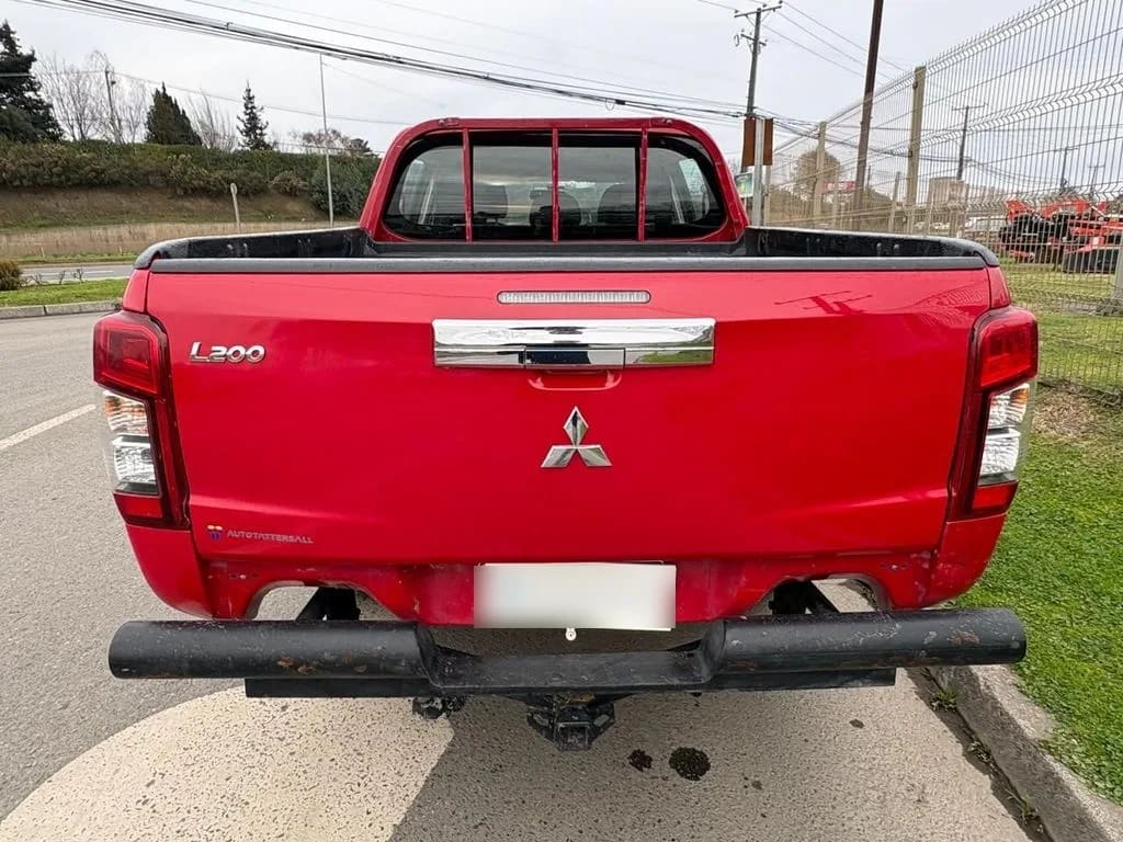 Mitsubishi L200 Cr Katana 4x2 año 2022