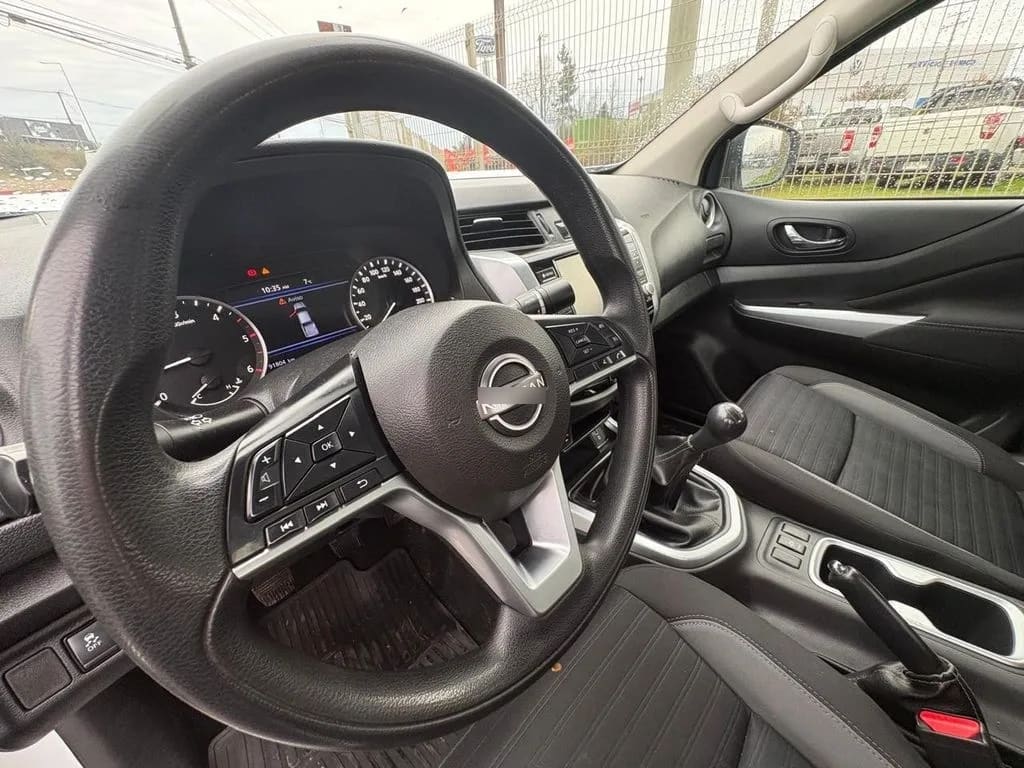 Nissan Navara 2.3 Mt 4x2 año 2023