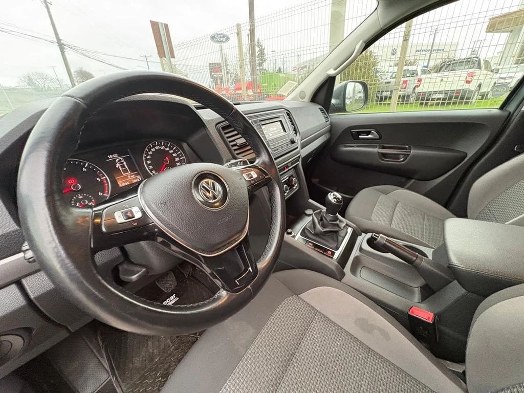 Volkswagen Amarok Trendline 4x2 Mt año 2023