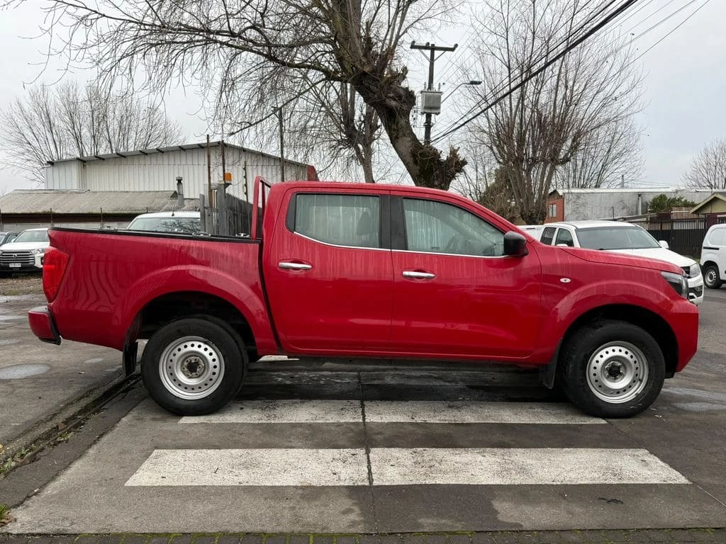 Nissan Navara 2.3 Se 4x2 Mt año 2022