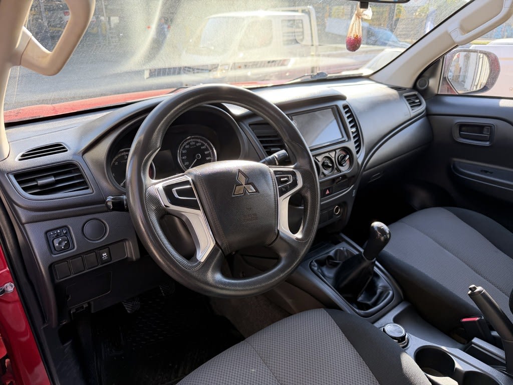 Mitsubishi L200 2.4 Katana Crt 4x4 Mt año 2023