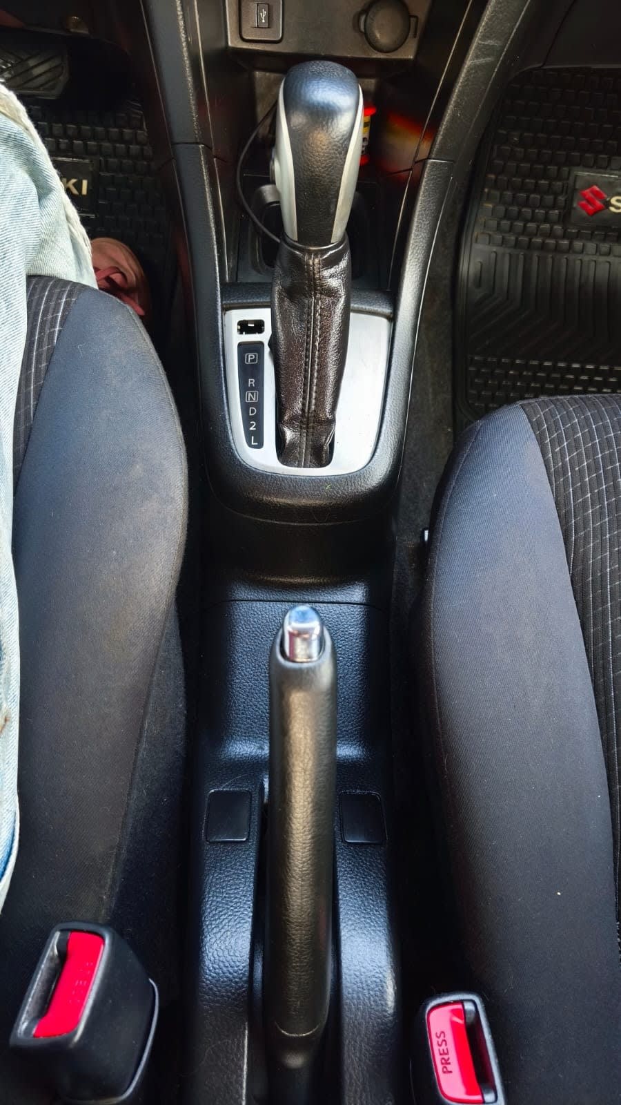 SUZUKI SWIFT 1.2 Glx At Ac año 2015
