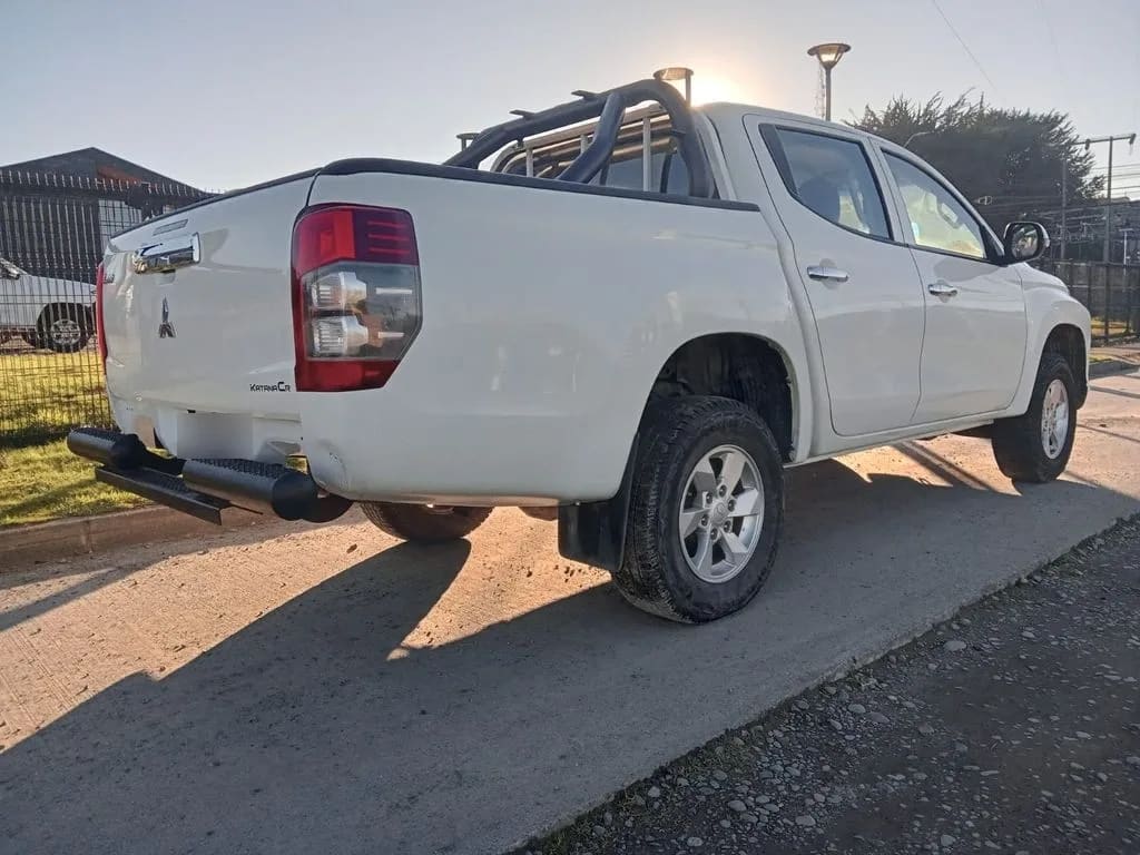 Mitsubishi L200 L200 Cr 4x2 año 2022