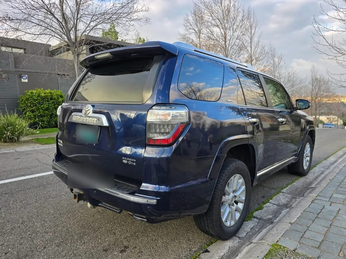 TOYOTA 4RUNNER 4.0 Sr5 At 4x4 año 2017