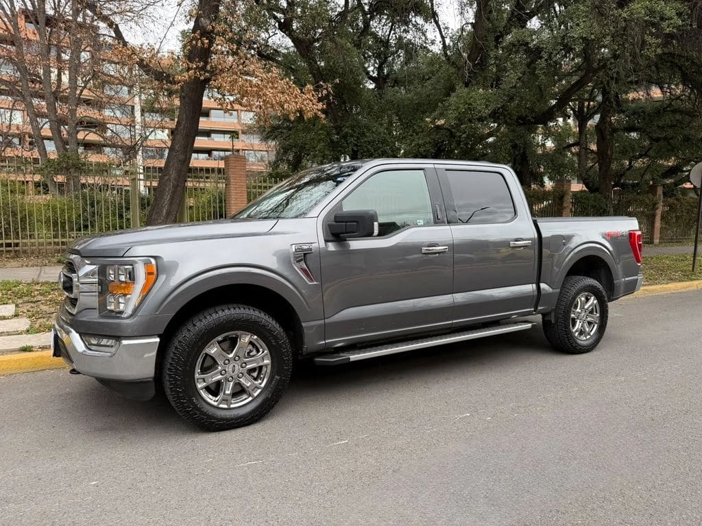 Ford F-150 5.0 Xlt Cc Dob. Cab. 4x4 At año 2023