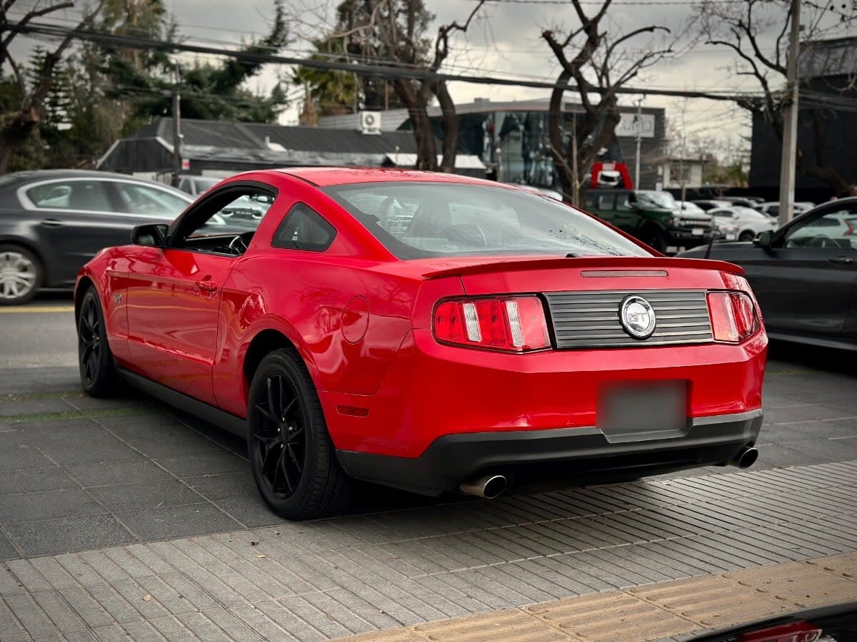 Ford Mustang Gt año 2010