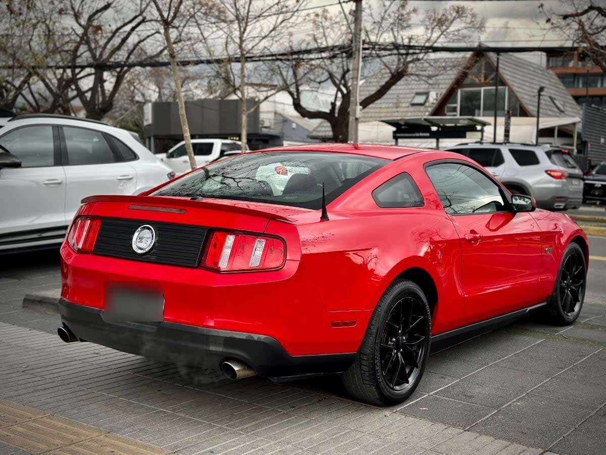 Ford Mustang Gt año 2010