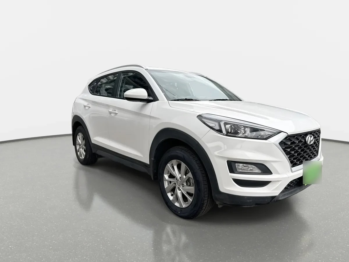 Hyundai Tucson 2.0 Plus Fl 4x2 Mt 5p año 2021