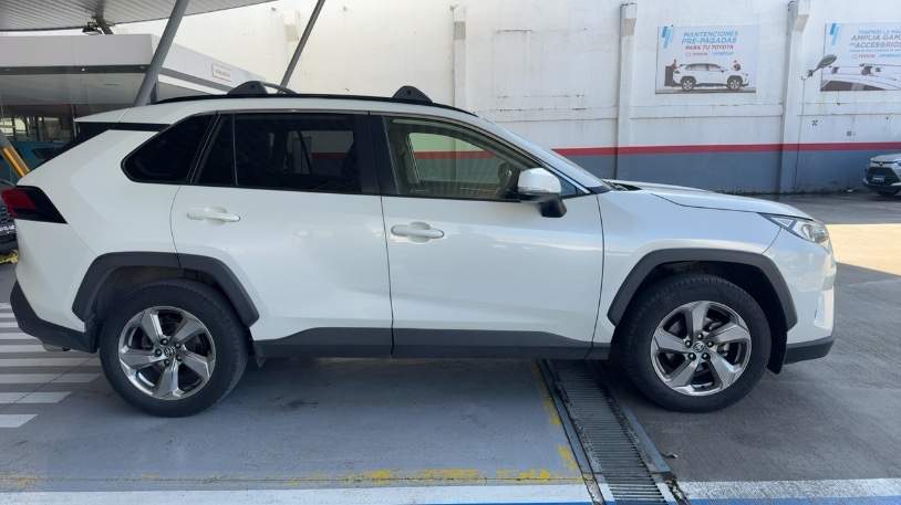 Toyota Rav 4 2.0 Xle 4x2 Cvt At 5p año 2020