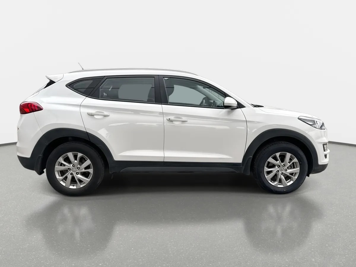 Hyundai Tucson 2.0 Plus Fl 4x2 Mt 5p año 2021