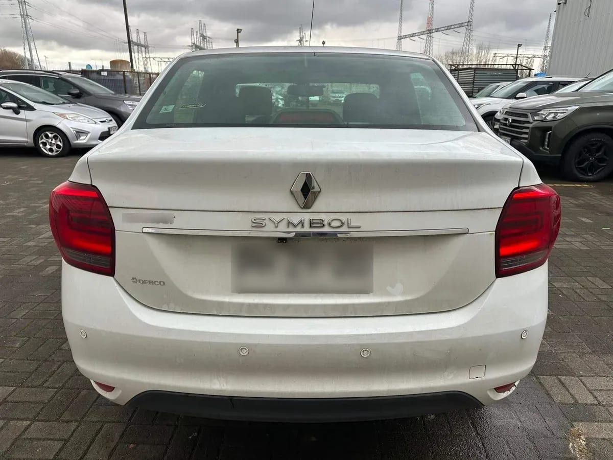 Renault Symbol 1.6 Zen 4x2 Mt 4p año 2021