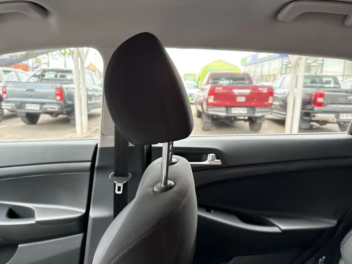 Hyundai Tucson 2.0 Plus Fl 4x2 Mt 5p año 2021