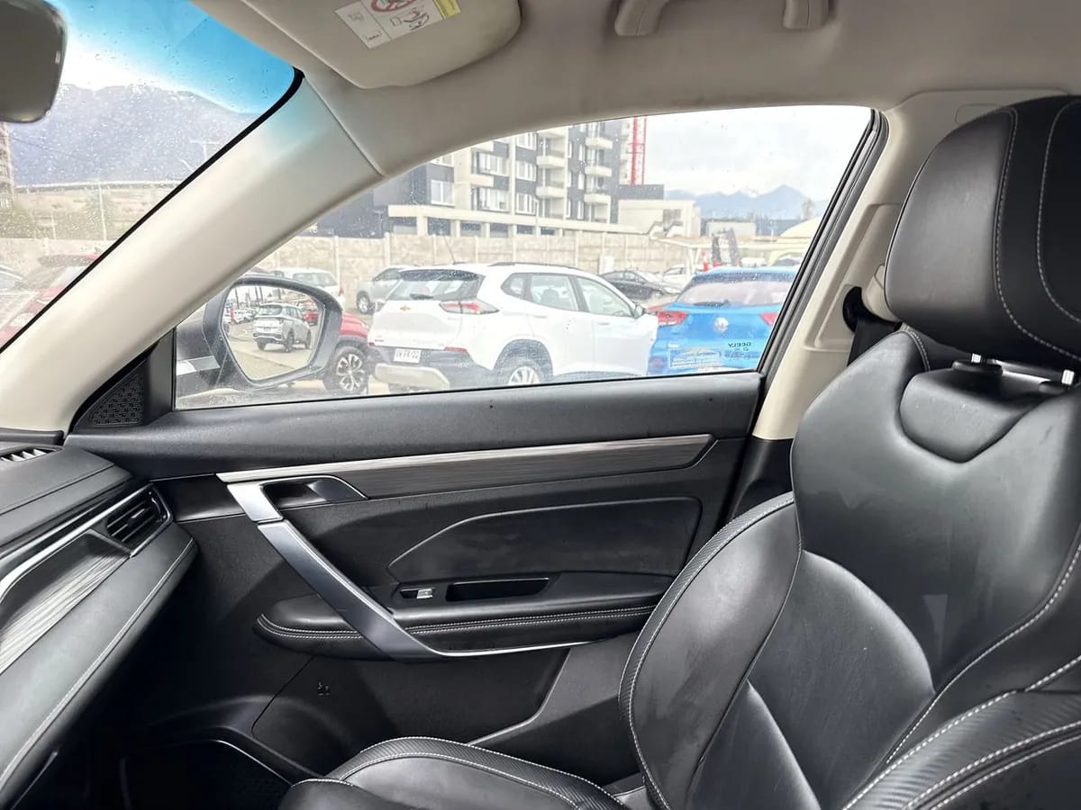 Geely Azkarra 1.5t Comfort 4x2 6at 5p año 2022