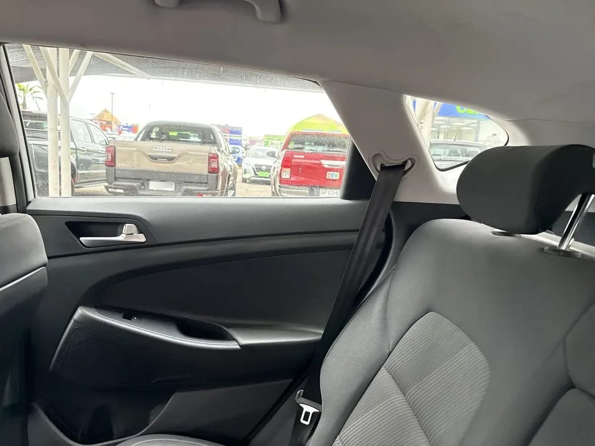 Hyundai Tucson 2.0 Plus Fl 4x2 Mt 5p año 2021