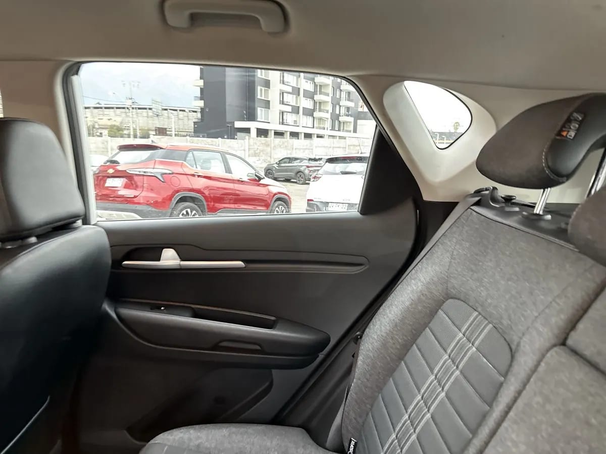Kia Sonet 1.5 Ex 4x2 Ivt Ri At 5p año 2025