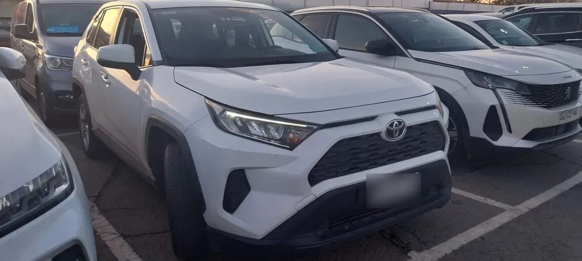 Toyota Rav 4 2.0 Le 4x2 Mt 5p año 2021