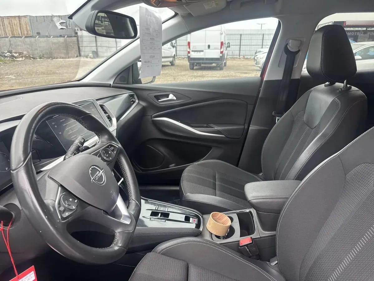 Opel Grandland 1.2t Gs Line 4x2 At 5p año 2024