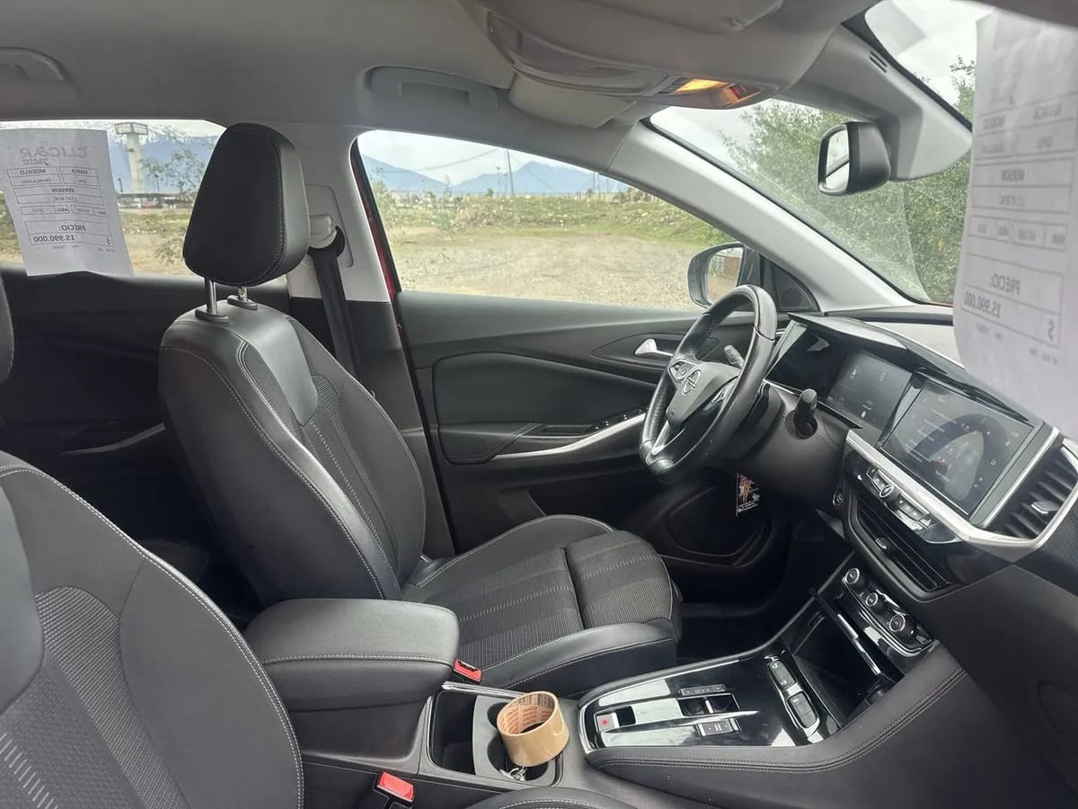 Opel Grandland 1.2t Gs Line 4x2 At 5p año 2024