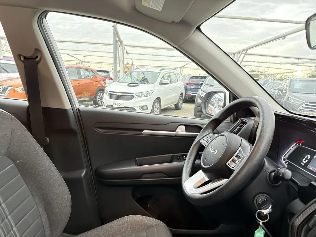 Kia Sonet 1.5 Ex 4x2 Ivt Ri At 5p año 2025