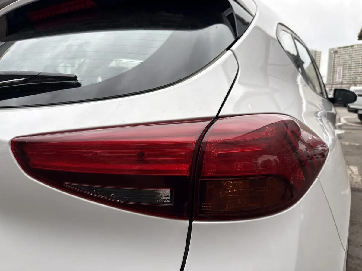 Hyundai Tucson 2.0 Plus Fl 4x2 Mt 5p año 2021