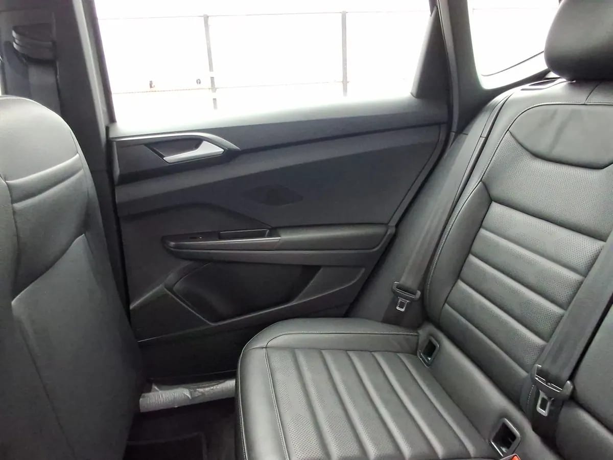 Volkswagen Taos 1.4 Tsi Highline 4x2 At 5p año 2024