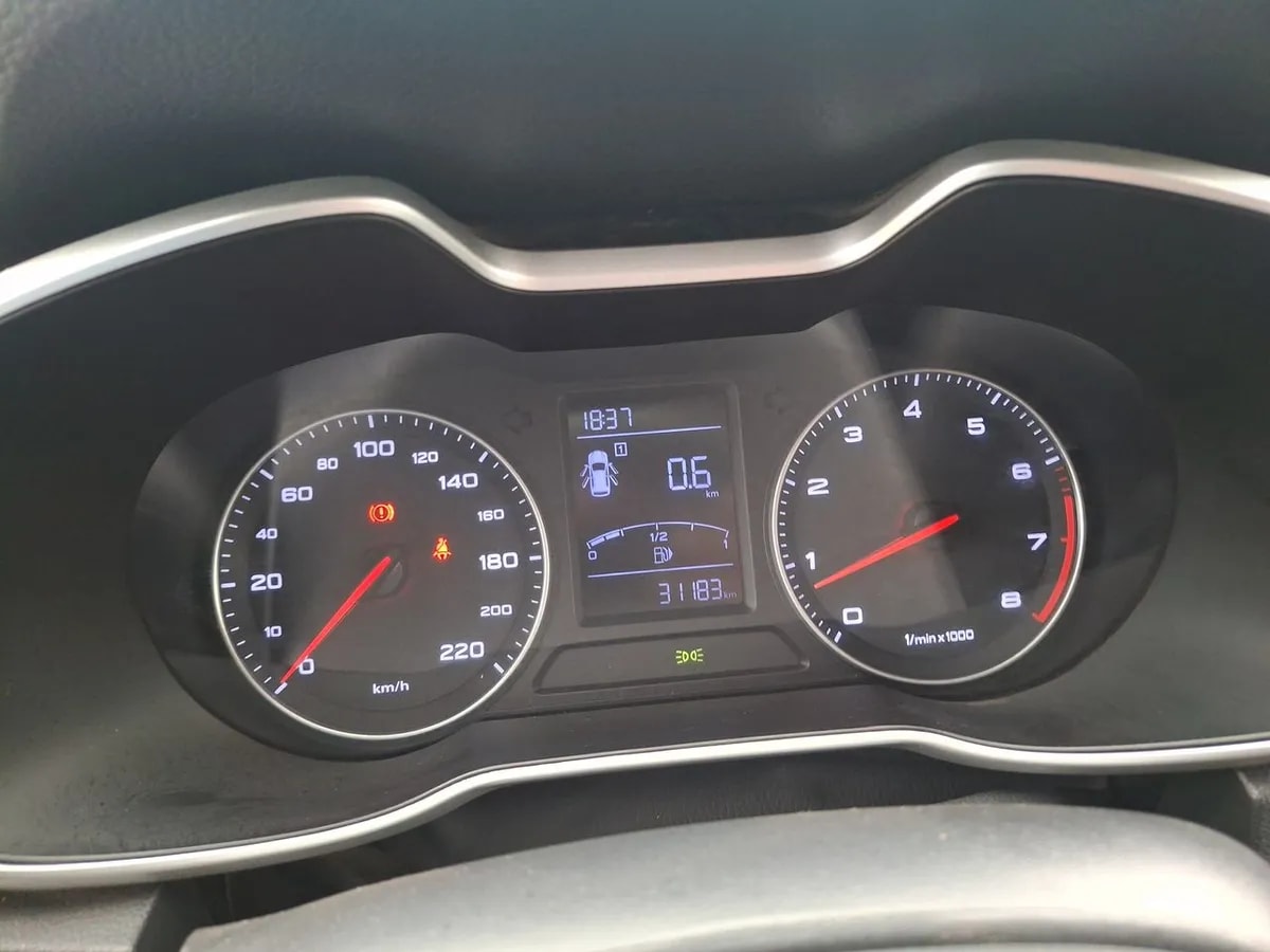 MG Mg Zs 1.5 Std 4x2 Mt 5p año 2023