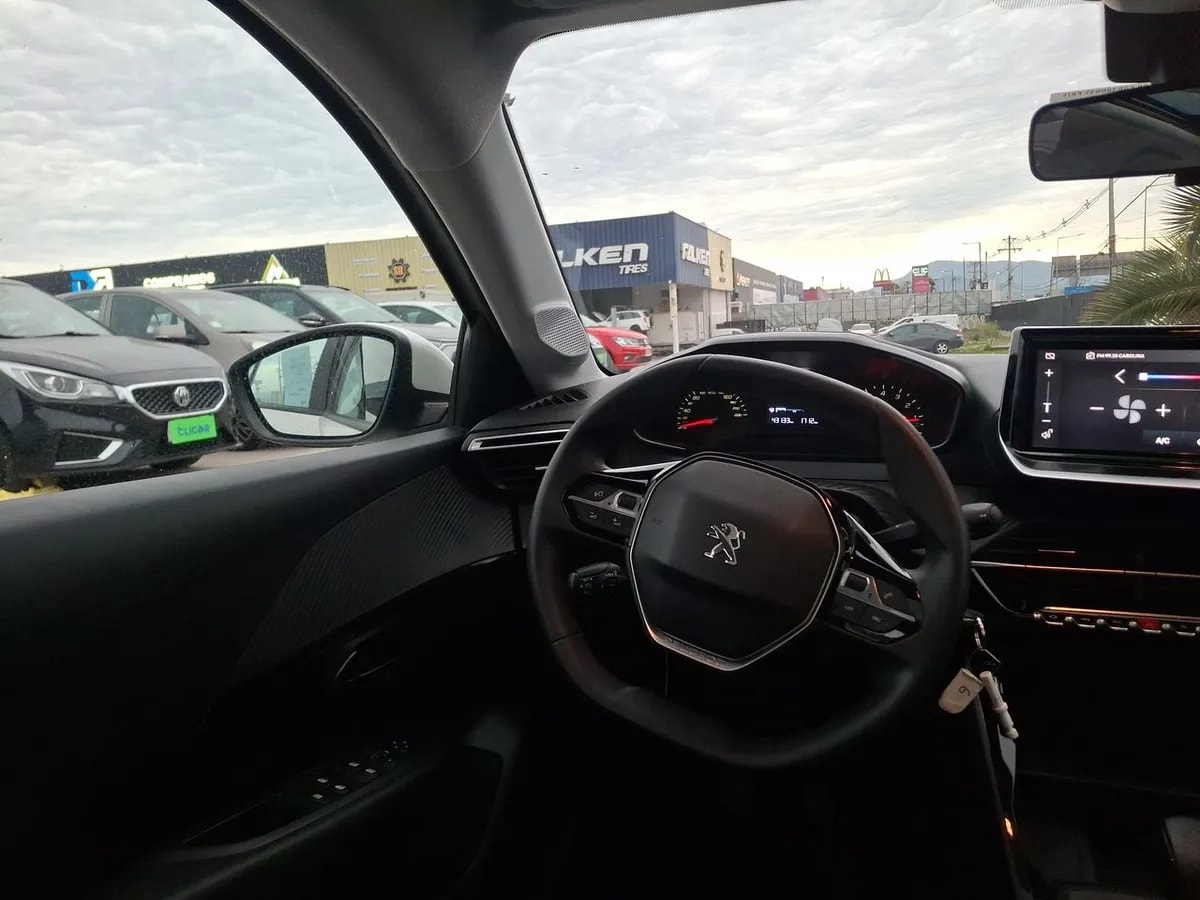 Peugeot 208 1.2 Style Puretech 75 4x2 Mt 5p año 2023