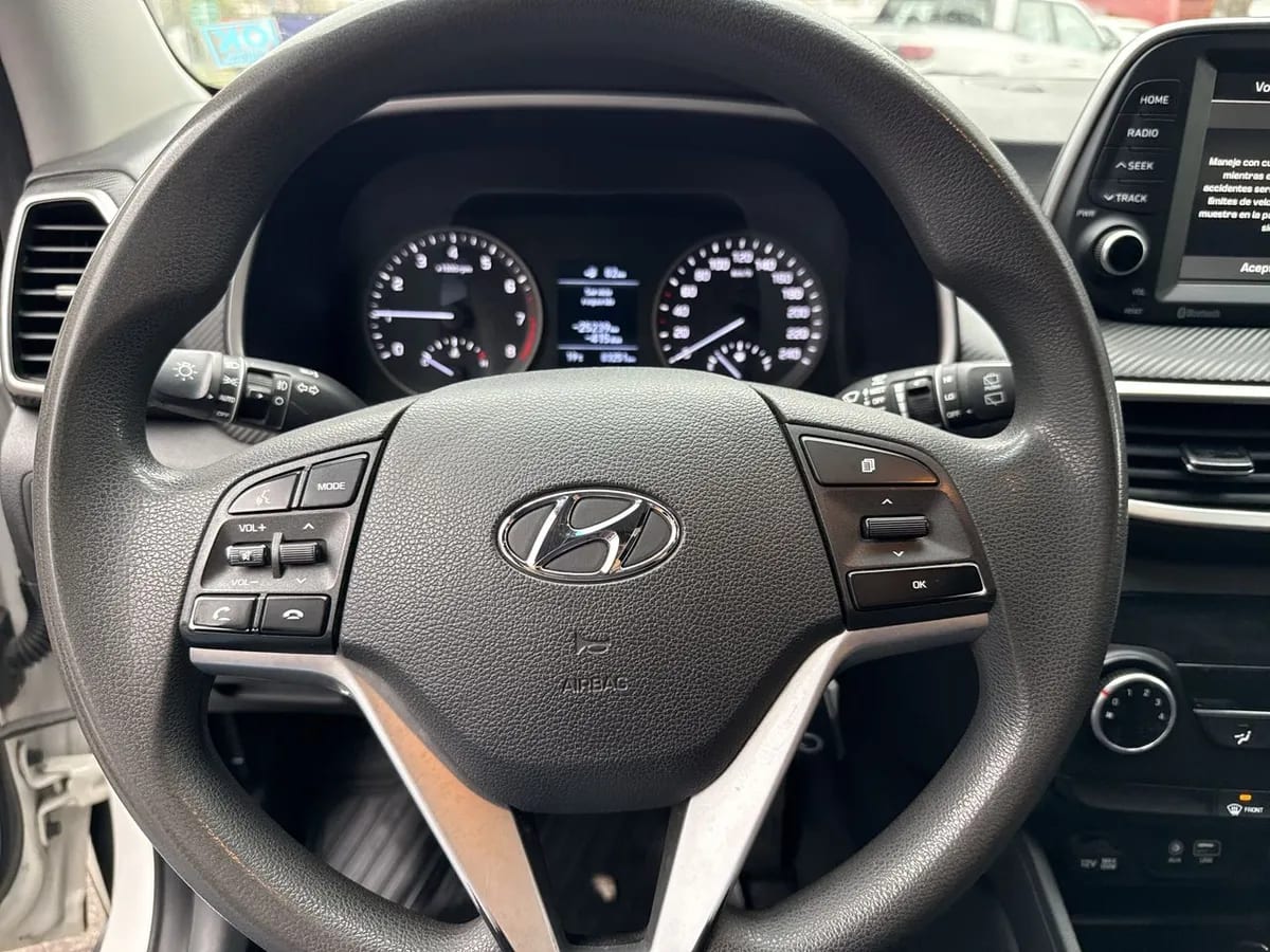Hyundai Tucson 2.0 Plus Fl 4x2 Mt 5p año 2021