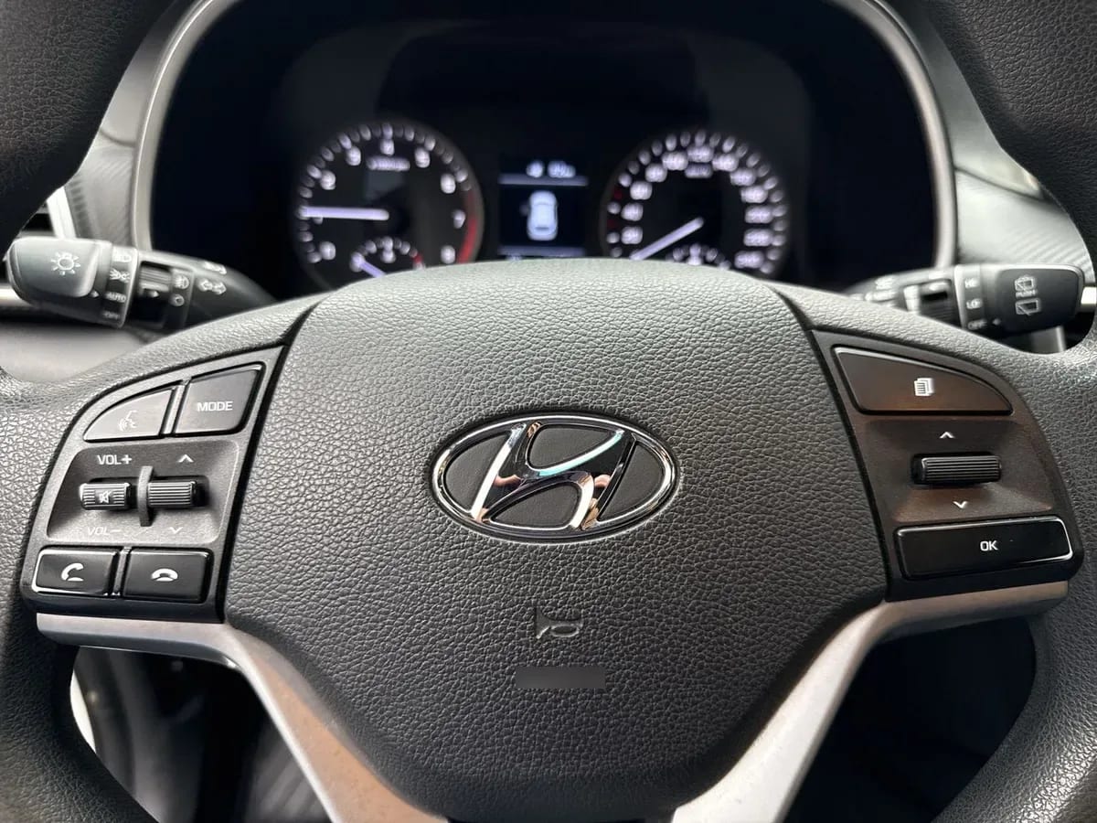 Hyundai Tucson 2.0 Plus Fl 4x2 Mt 5p año 2021
