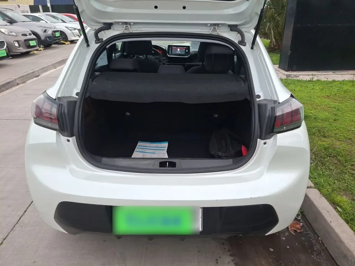 Peugeot 208 1.2 Style Puretech 75 4x2 Mt 5p año 2023