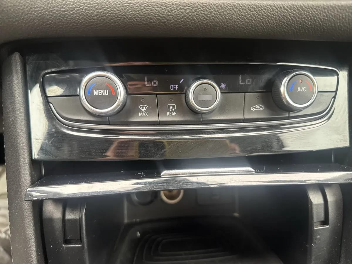 Opel Grandland 1.2t Gs Line 4x2 At 5p año 2024