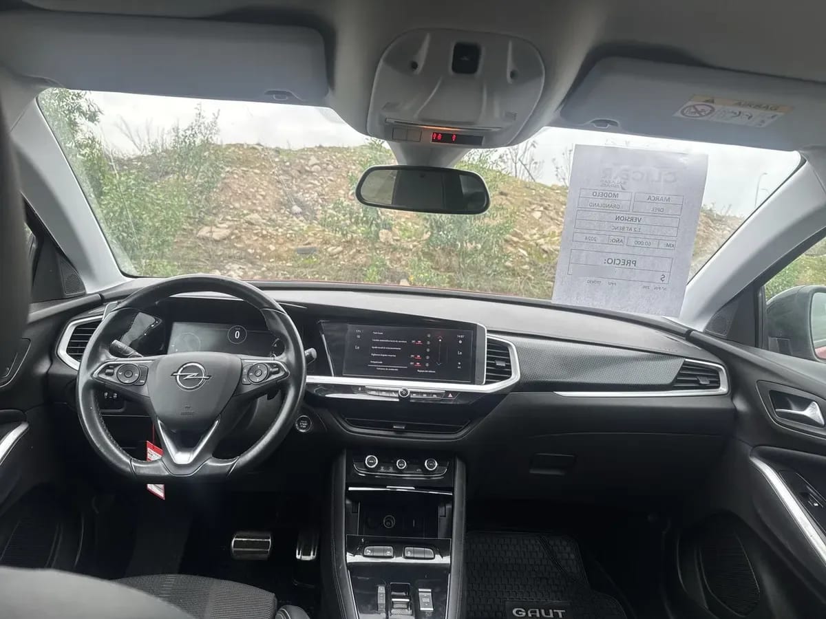 Opel Grandland 1.2t Gs Line 4x2 At 5p año 2024