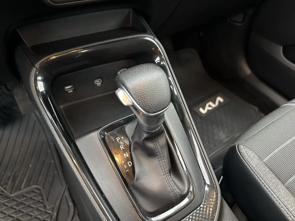 Kia Sonet 1.5 Ex 4x2 Ivt Ri At 5p año 2025
