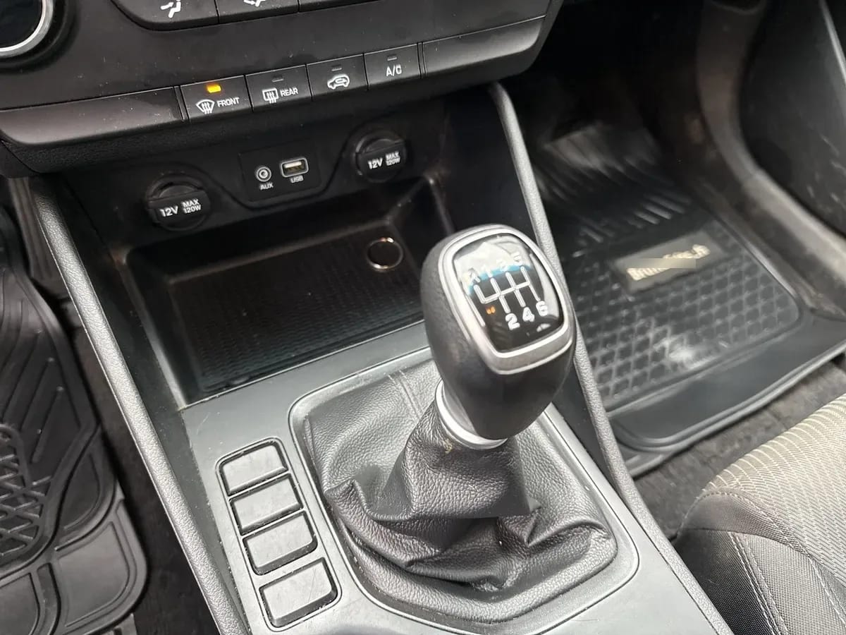Hyundai Tucson 2.0 Plus Fl 4x2 Mt 5p año 2021